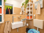 Gäste-WC - SITULI: Raum für Familie, Homeoffice und mehr – Reiheneckhaus mit Garten und Dachstudio