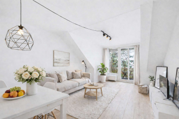 SITULI: Frei: Schöne Dachgeschosswohnung mit Panorama-Balkon, 82152 Planegg, Dachgeschosswohnung