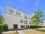Hausansicht - SITULI: Exklusives Indoor-Outdoor-Living in Schwabing mit Dachterrasse und Loggia