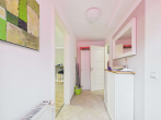 Einliegerwohnung Diele - SITULI: Hochwertiges Einfamilienhaus mit herrlichem Garten und guter ÖPNV-Anbindung
