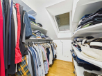... Ankleidezimmer - SITULI: Hochwertiges Einfamilienhaus mit herrlichem Garten und guter ÖPNV-Anbindung