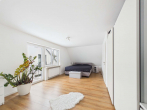 Schlafzimmer - SITULI: Kernsaniertes Einfamilienhaus mit Garten & Dachstudio – Wohnen mit Stil