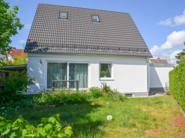 SITULI: Perfekt für Paare und kleine Familien: Ruhige Lage, Garten & viel Raum, 85716 Unterschleißheim, Einfamilienhaus