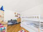 Kinderzimmer - SITULI: Frei, elegante 3-Zimmer-Wohnung im obersten Geschoss mit hochwertiger Ausstattung