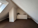 Dachspitz - SITULI: Gemütliches Wohnen unterm Dach – 3 Zimmer plus vielseitig nutzbarer Dachspitz