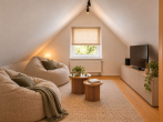 Dachspitz mit Beanbags - SITULI: Gemütliches Wohnen unterm Dach – 3 Zimmer plus vielseitig nutzbarer Dachspitz