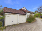 Garage - SITULI: Reihenhaus mit 4 Schlafzimmern und sonniger Südterrasse in Starnberg