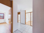 Diele von der Eingangstür - SITULI: Attraktive 3-Zimmer-Wohnung mit Südwest-Balkon und Charme