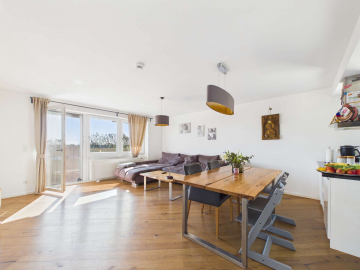 SITULI: Top-sanierte 3-Zimmerwohnung mit Blick über Gröbenzell, 82194 Gröbenzell, Etagenwohnung