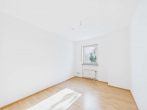 Schlafzimmer 2 - SITULI: Großzügig wohnen am Ortspark – 3 Zimmer mit traumhafter Dachterrasse