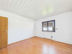 Schlafzimmer (OG) - SITULI: Geräumiges Zweifamilienhaus mit viel Potenzial in Hebertshausen