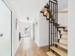Diele 1. Stock & Treppe ins Da - SITULI: Perfektes Zuhause für Paare und kleine Familien mit Garten und zusätzlicher Fläche