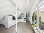 Offene Küche - SITULI: Moderne 3,5-Zimmer-Dachgeschosswohnung mit herrlicher Dachterrasse