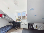 Schlafzimmer 1 - SITULI: Moderne 3,5-Zimmer-Dachgeschosswohnung mit herrlicher Dachterrasse