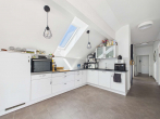 Offene Küche - SITULI: Moderne 3,5-Zimmer-Dachgeschosswohnung mit herrlicher Dachterrasse