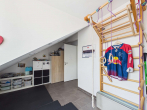 Schlafzimmer 1 - SITULI: Moderne 3,5-Zimmer-Dachgeschosswohnung mit herrlicher Dachterrasse