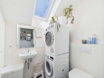 Gäste-WC - SITULI: Moderne 3,5-Zimmer-Dachgeschosswohnung mit herrlicher Dachterrasse