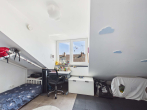 Schlafzimmer 1 - SITULI: Moderne 3,5-Zimmer-Dachgeschosswohnung mit herrlicher Dachterrasse