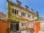 Hausansicht Eingang (Südost) - SITULI: Toplage Gärtnerplatz – 65 m² für Büro, Pilates-Studio oder Atelier