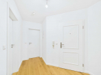 Diele im EG - SITULI: Frisch modernisiert und frei – Maisonette mit Terrasse in Untermenzing