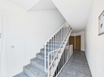 Treppenhaus - SITULI: Frisch modernisiert und frei – Maisonette mit Terrasse in Untermenzing