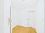 Diele im EG - SITULI: Frisch modernisiert und frei – Maisonette mit Terrasse in Untermenzing