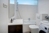 Bad - SITULI: Schmuckstück im Herzogpark – 1-Zimmer-Apartment mit Balkon